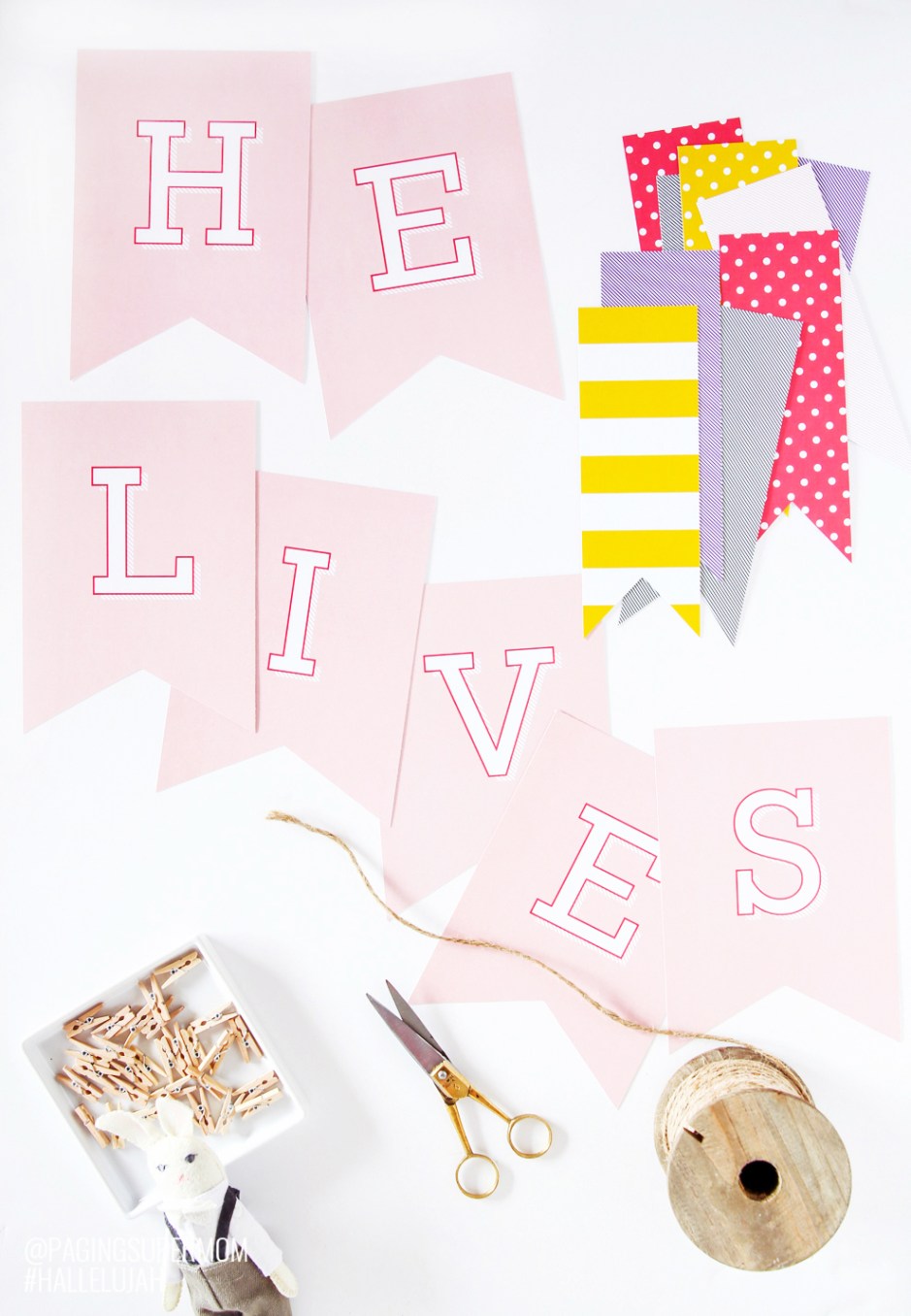 #hallelujah Easter Decor Printables from Paging Supermom. FREE download! Perfect for your home or Church lesson/activity!